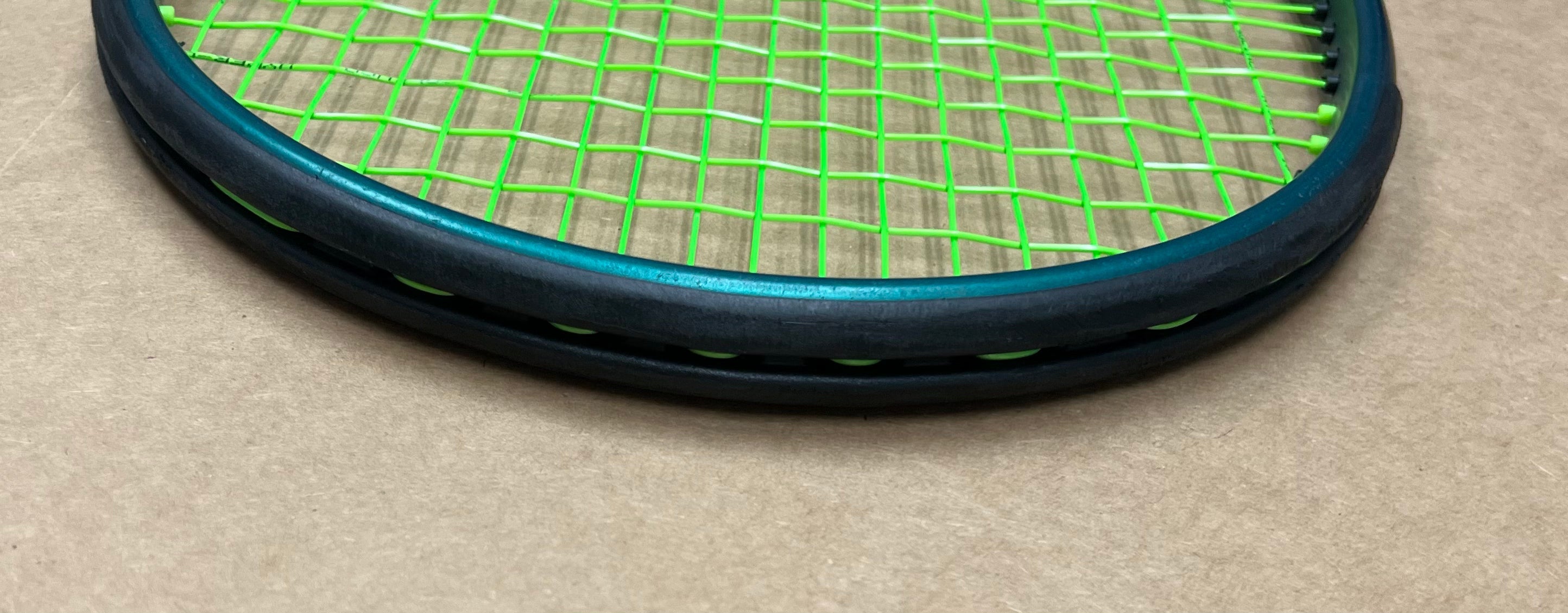 Used - Wilson Blade 98 18x20 v9 (4 1/4")