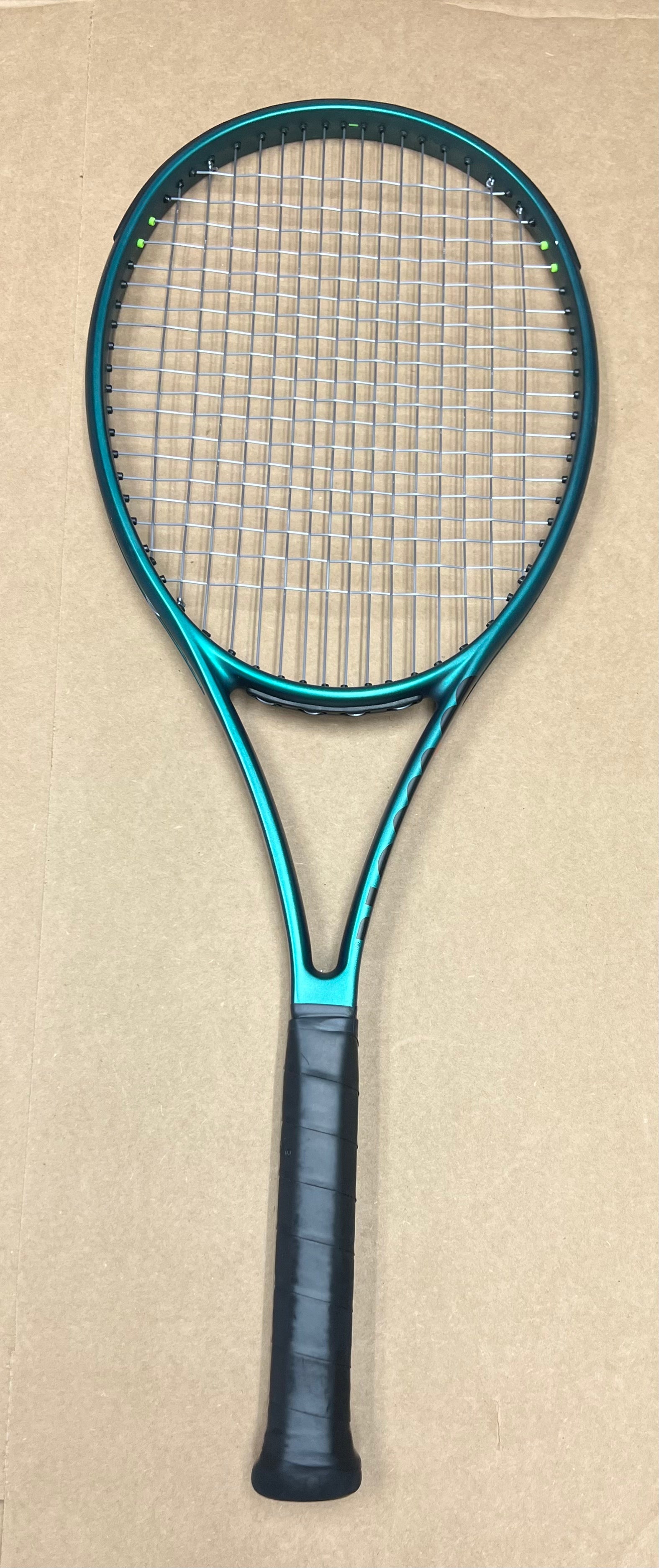 Used - Wilson Blade 98 16x19 v9 (4 1/8")