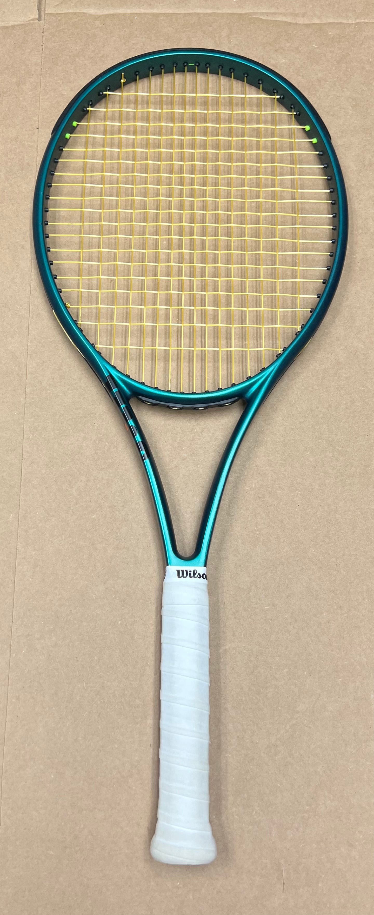 Used - Wilson Blade 100 16x19 v9 (4 1/4")