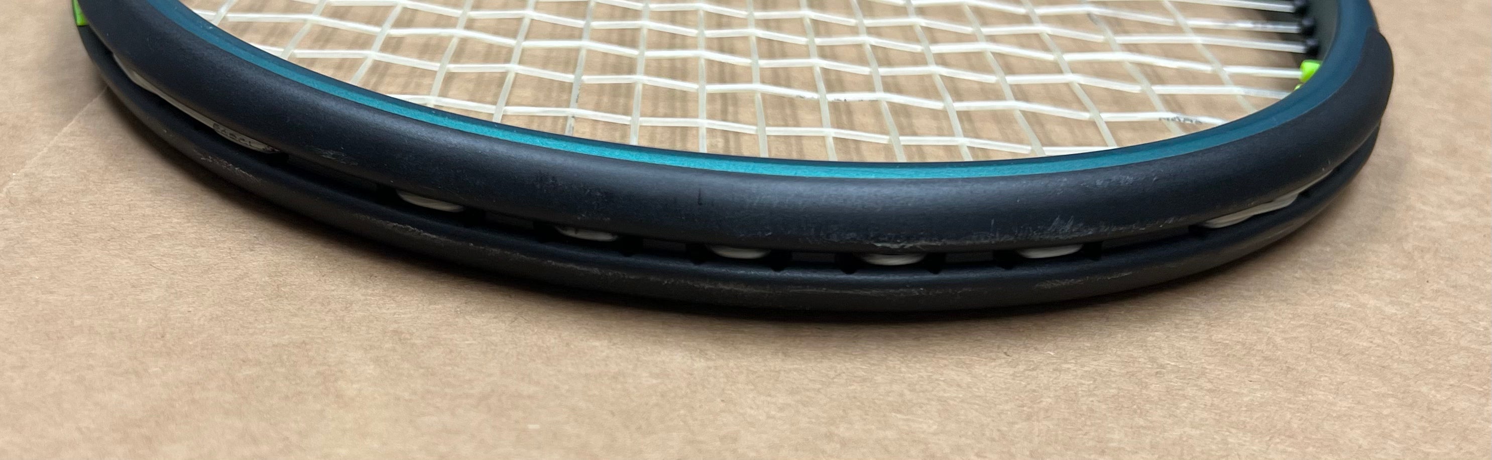 Used - Wilson Blade 100 16x19 v9 (4 1/8")